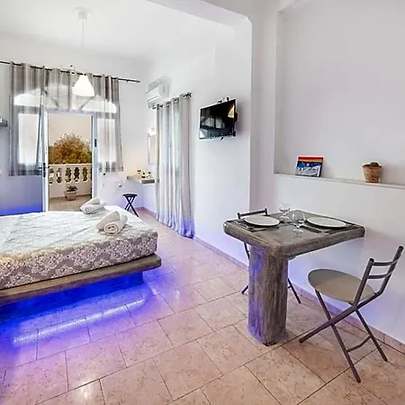 Santorininy Hotel Perissa (Santorini)